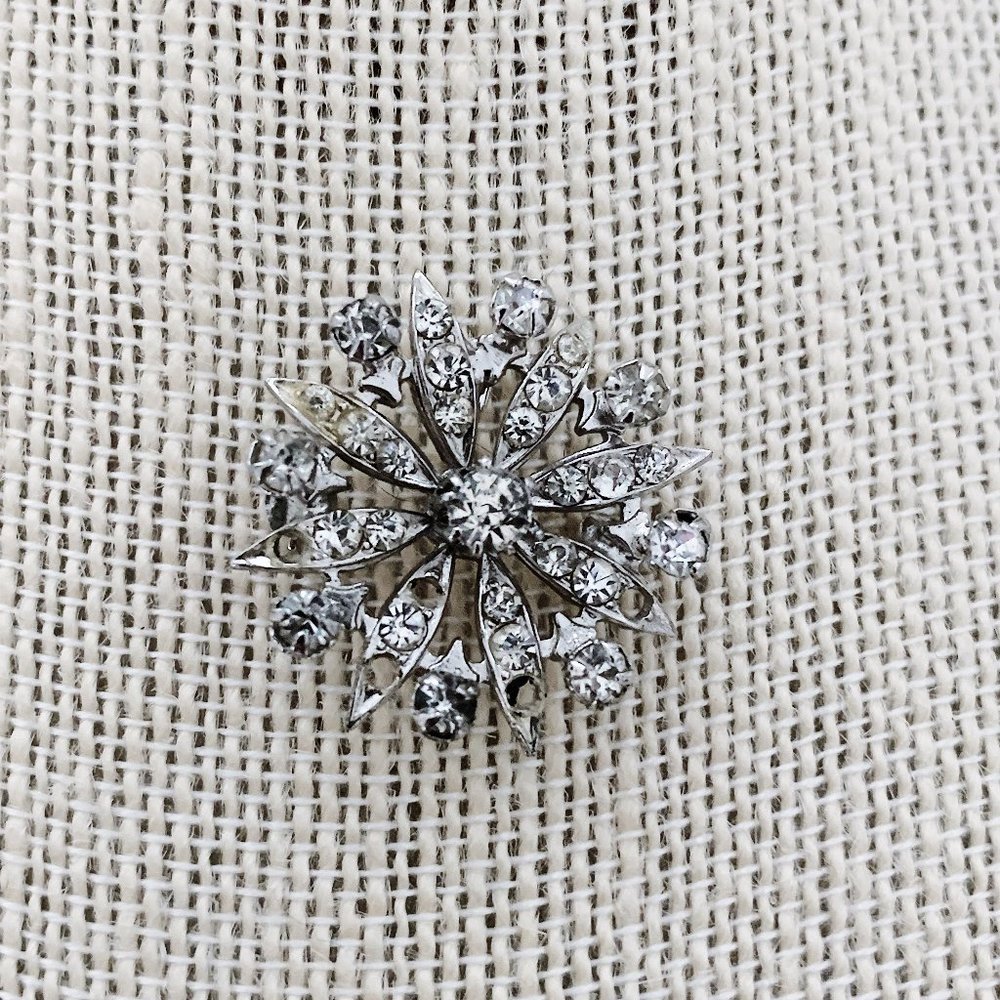 Vintage Snowflake Flower Brooch Necklace